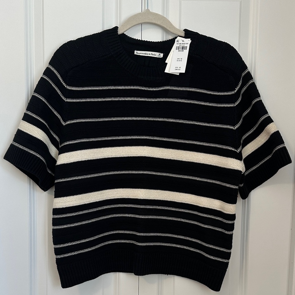 Abercrombie &Fitch Black and Cream Striped Short Sleeve Sweater M